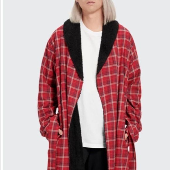 NEW
UGG
Men's Kalib Fleece-Lined Plaid Robe - Picture 3 of 16